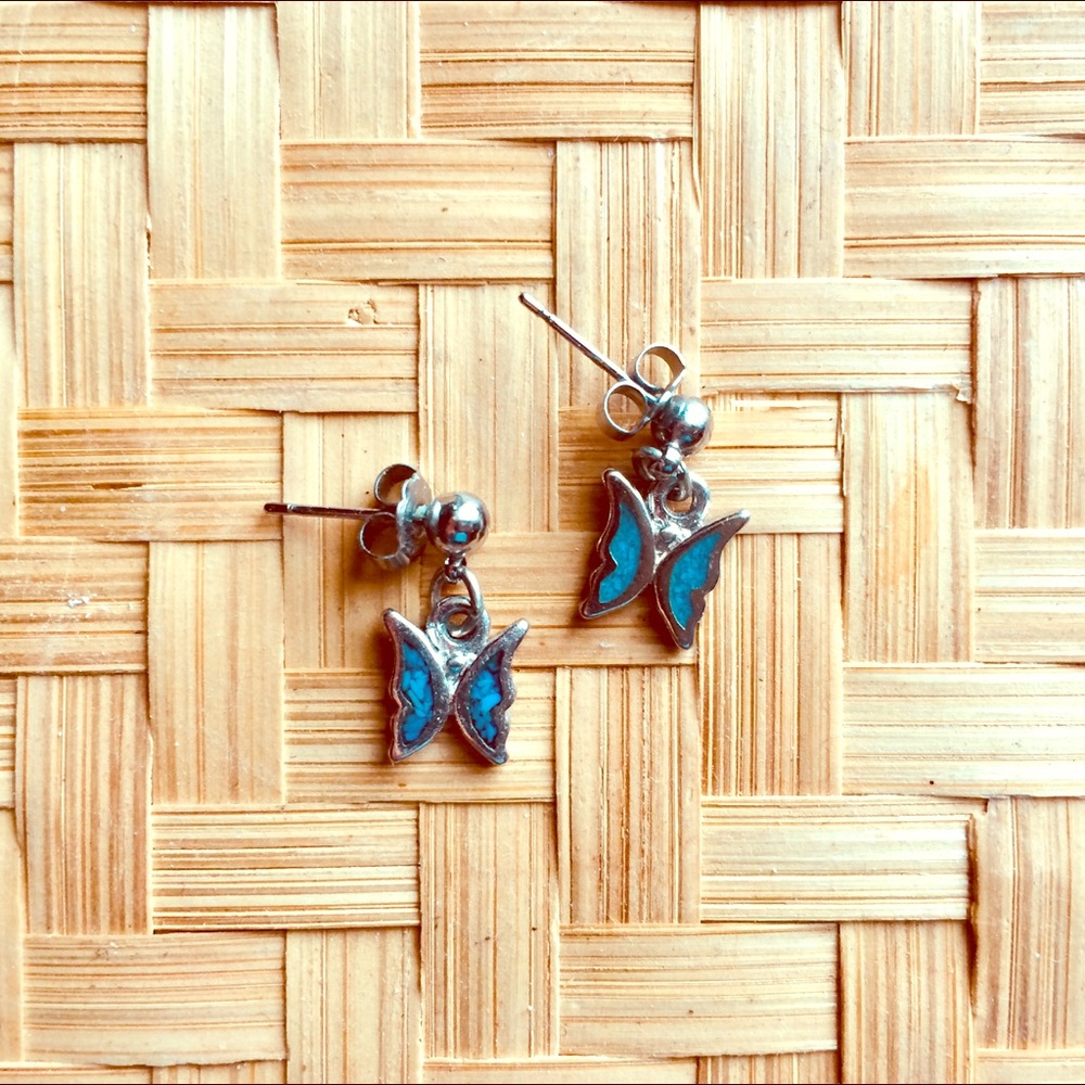 🌿3/$25 🦋Crushed Turquoise & Silver Earrings